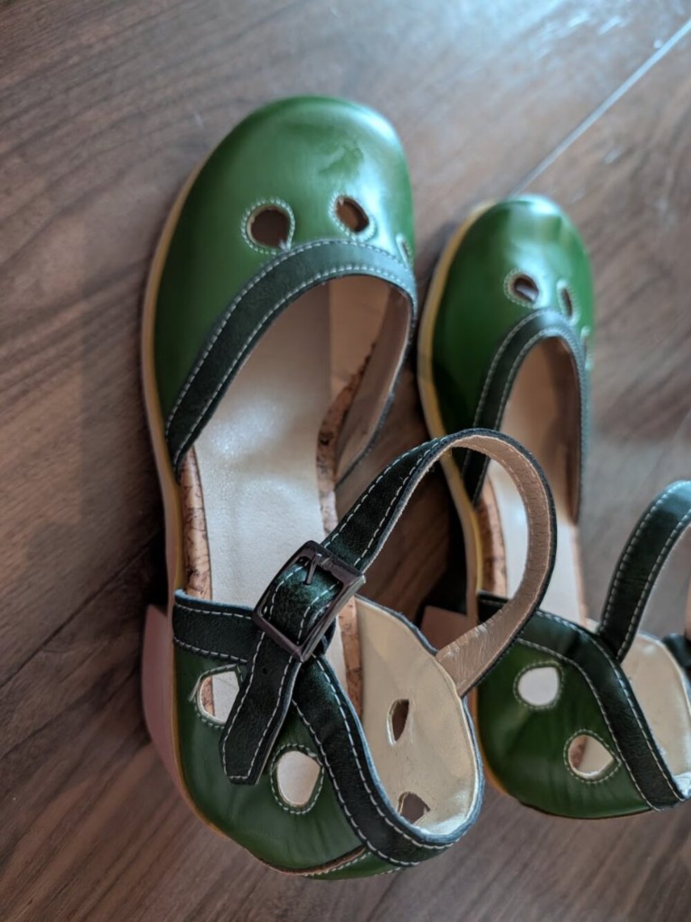 Mary Jane Cutout Ankle Buckle Strap Block Heel Sandals | Size 38 (7) | Green - Picture 15 of 15